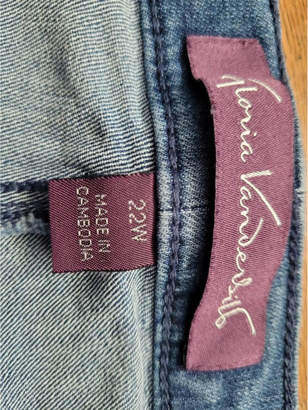 Gloria Vanderbilt Women's Size 22W Amanda Stretch Material Comfy - Picture 8 of 9